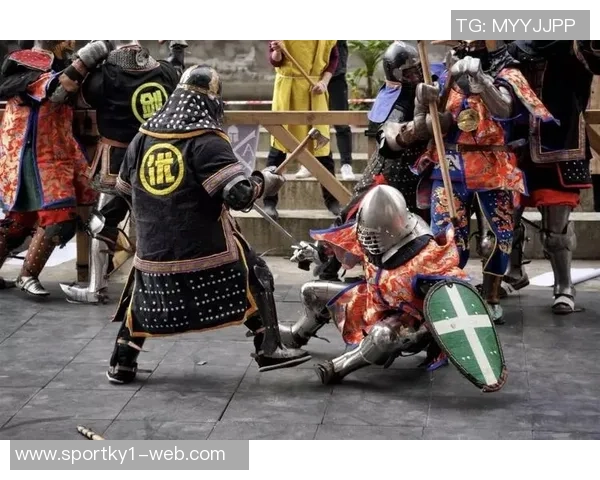 麦克阿瑟精彩突破连过数人恩加德乌因战术犯规被黄牌警告